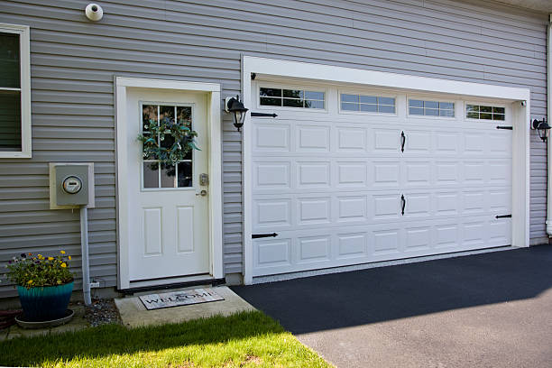24/7 Emergency Garage Door Panel Replacement experts in Whiteville, NC